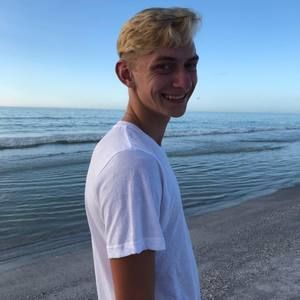 Meet your Posher, Alex